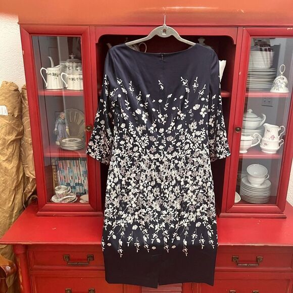 Vintage St John Floral Print Shift Dress Size 4 - Picture 2 of 6